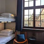 بيت شباب Rynek 30 *