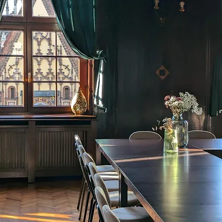 Hostel Rynek 30 *