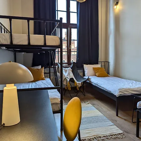 بيت شباب Rynek 30 *